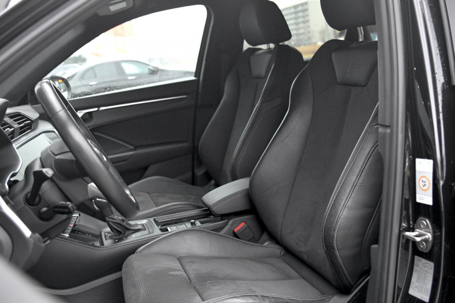 Audi Q3 45 TFSI e S edition. ACC, Stuurverw, Keyless, Matrix, Camera, 20'', CarPlay!