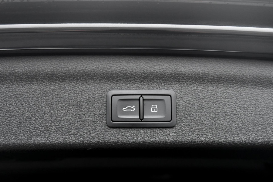 Audi Q3 45 TFSI e S edition. ACC, Stuurverw, Keyless, Matrix, Camera, 20'', CarPlay!