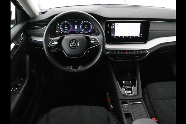 Škoda Octavia 1.0 e-TSI Business Edition Plus | Trekhaak | Stoelverwarming | Adaptive cruise | Camera | Carplay | Navigatie | 18'' | Side Assist | Keyless | Full LED