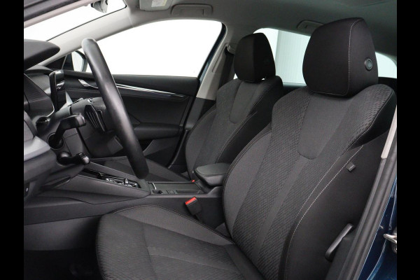 Škoda Octavia 1.0 e-TSI Business Edition Plus | Trekhaak | Stoelverwarming | Adaptive cruise | Camera | Carplay | Navigatie | 18'' | Side Assist | Keyless | Full LED