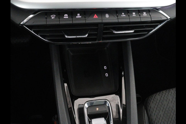 Škoda Octavia 1.0 e-TSI Business Edition Plus | Trekhaak | Stoelverwarming | Adaptive cruise | Camera | Carplay | Navigatie | 18'' | Side Assist | Keyless | Full LED