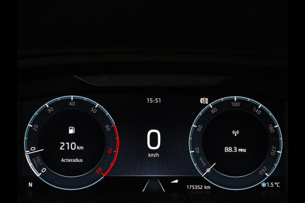 Škoda Octavia 1.0 e-TSI Business Edition Plus | Trekhaak | Stoelverwarming | Adaptive cruise | Camera | Carplay | Navigatie | 18'' | Side Assist | Keyless | Full LED