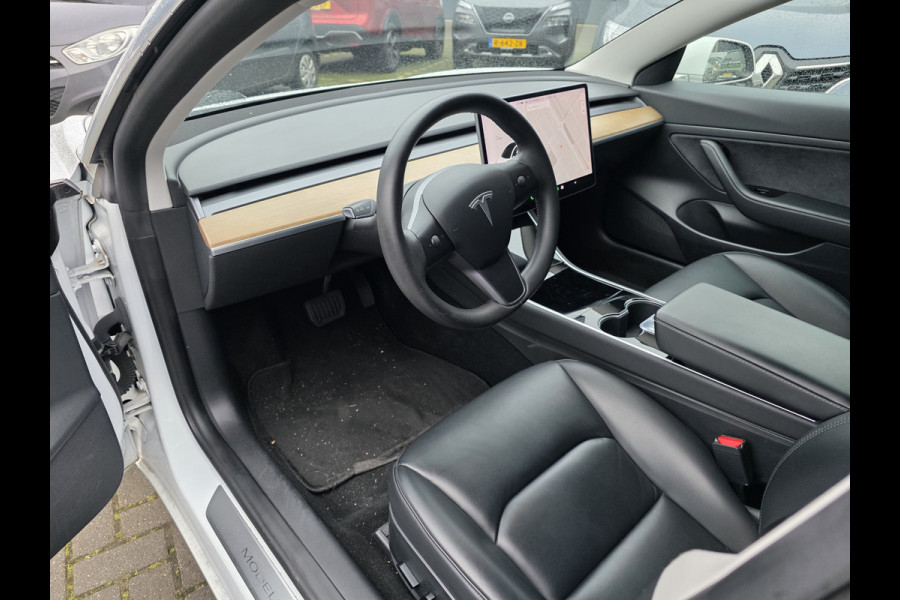 Tesla Model 3 Standard RWD Plus 60 kWh | Volleder | Pano | Trekhaak | WLTP 491 KM |