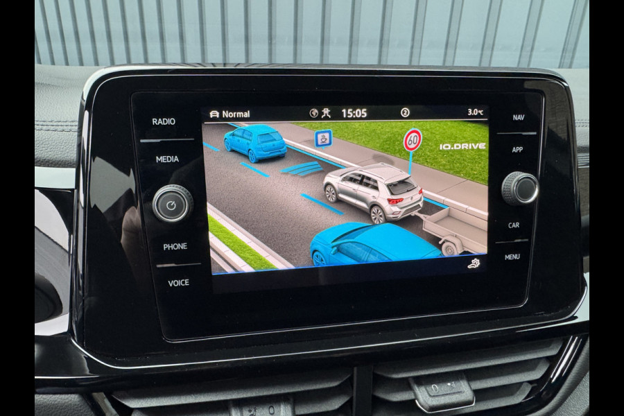 Volkswagen T-Roc 1.5 TSI R-Line Business | Trekhaak afnb. | Panodak | Keyless | Elk. A-klep | Side Assist | IQ Light | Prijs Rijklaar!!