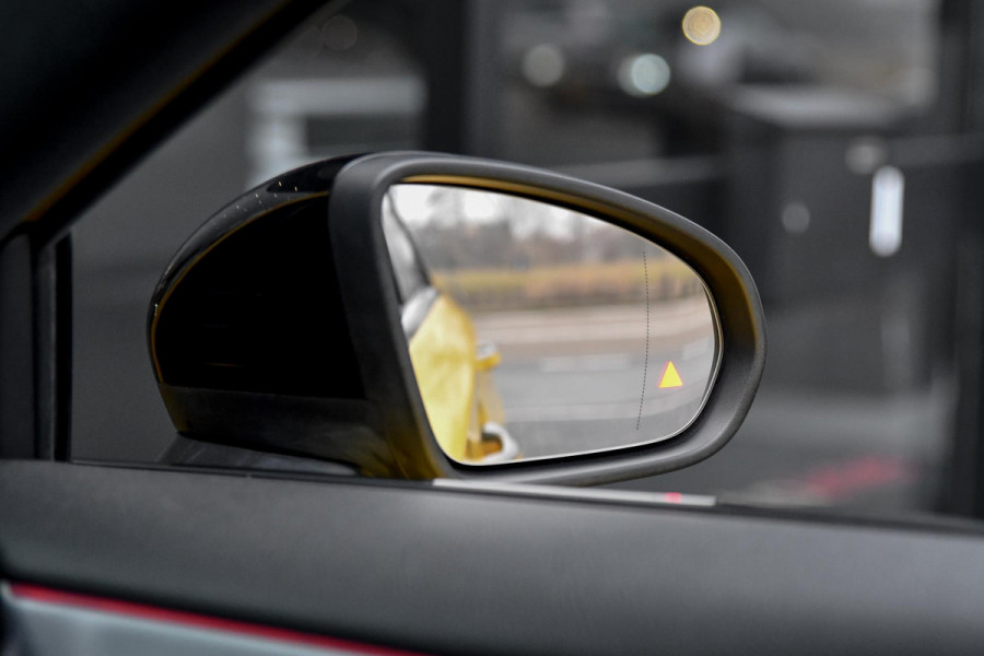 Mercedes-Benz A-Klasse AMG 35 4MATIC Edition 1 Aero. Schaal, Pano, Perf stuur, Keyless, Camera, Dodeh, CarPlay, Sfeer!