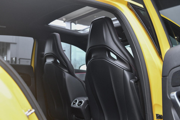 Mercedes-Benz A-Klasse AMG 35 4MATIC Edition 1 Aero. Schaal, Pano, Perf stuur, Keyless, Camera, Dodeh, CarPlay, Sfeer!