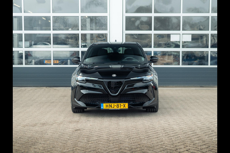 Alfa Romeo junior Elettrica Veloce 54 kWh | 280pk | Clima | Navi | Adapt. Cruise | Keyless | Camera | BSM