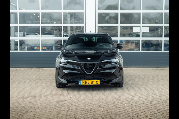 Alfa Romeo junior Elettrica Veloce 54 kWh | 280pk | Clima | Navi | Adapt. Cruise | Keyless | Camera | BSM