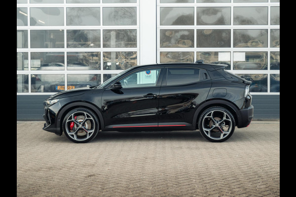 Alfa Romeo junior Elettrica Veloce 54 kWh | 280pk | Clima | Navi | Adapt. Cruise | Keyless | Camera | BSM