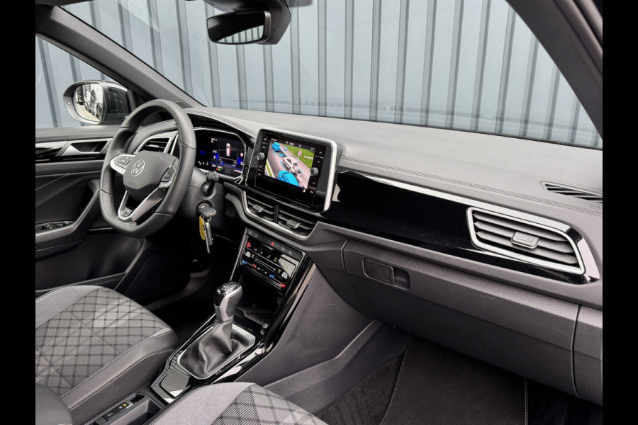 Volkswagen T-Roc 1.5 TSI R-Line Business | Black Style | Trekhaak afnb. | 19'' | IQ Light | Side Assist | Prijs Rijklaar!!