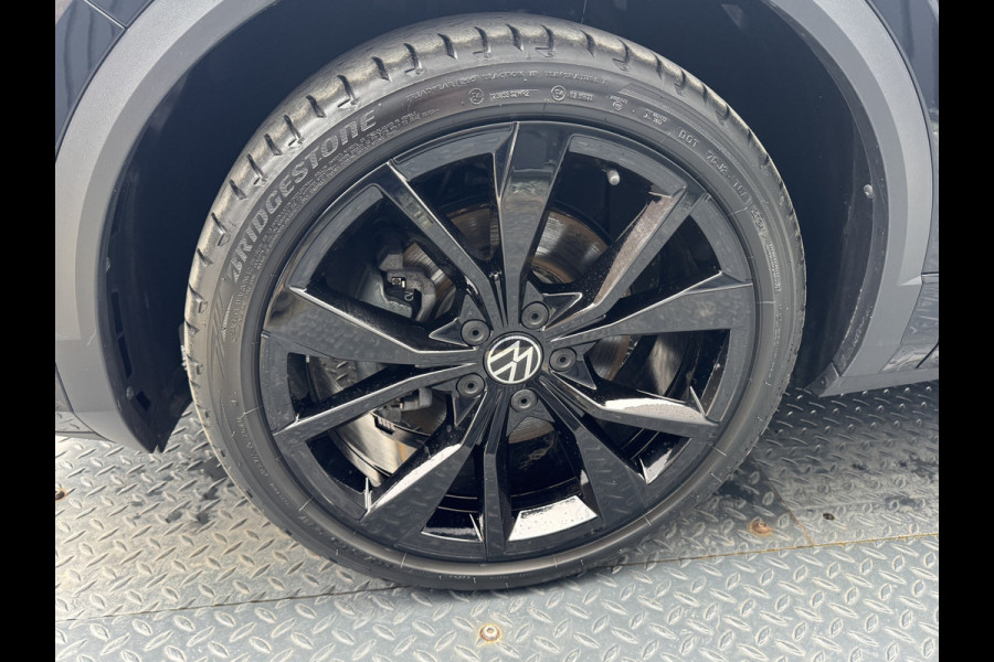 Volkswagen T-Roc 1.5 TSI R-Line Business | Black Style | Trekhaak afnb. | 19'' | IQ Light | Side Assist | Prijs Rijklaar!!