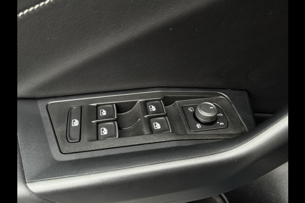 Volkswagen T-Roc 1.5 TSI R-Line Business | Black Style | Trekhaak afnb. | 19'' | IQ Light | Side Assist | Prijs Rijklaar!!