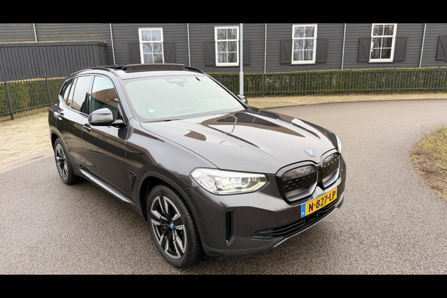 BMW iX3 Executive 80 kWh PANORAMADAK LEER APPLE-CARPLAY LED-XENON