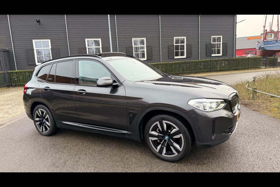 BMW iX3 Executive 80 kWh PANORAMADAK LEER APPLE-CARPLAY LED-XENON