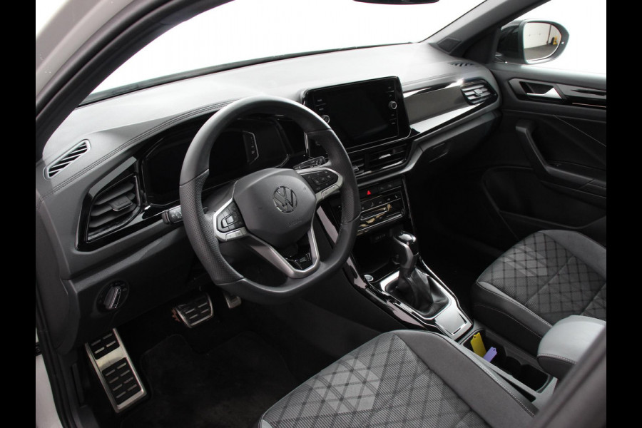 Volkswagen T-Roc 1.5 TSI R-Line+Blackpack Climate control | Adaptieve cruise control | Panoramadak | LED | Navigatie | Achteruitrijcamera | Parkeersensoren | Apple Carplay/ Android Auto | Radio