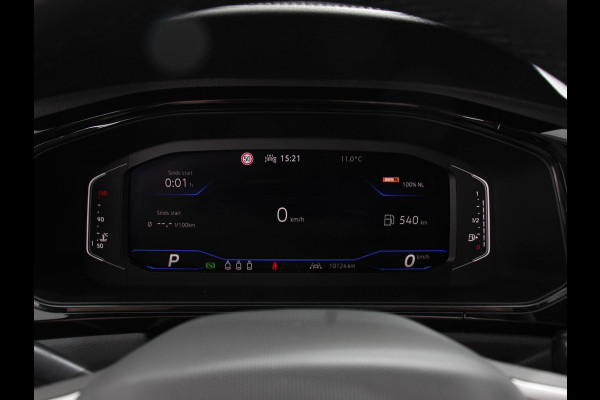 Volkswagen T-Roc 1.5 TSI R-Line+Blackpack Climate control | Adaptieve cruise control | Panoramadak | LED | Navigatie | Achteruitrijcamera | Parkeersensoren | Apple Carplay/ Android Auto | Radio