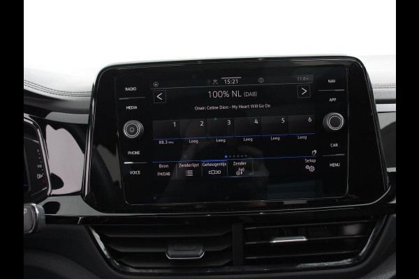 Volkswagen T-Roc 1.5 TSI R-Line+Blackpack Climate control | Adaptieve cruise control | Panoramadak | LED | Navigatie | Achteruitrijcamera | Parkeersensoren | Apple Carplay/ Android Auto | Radio