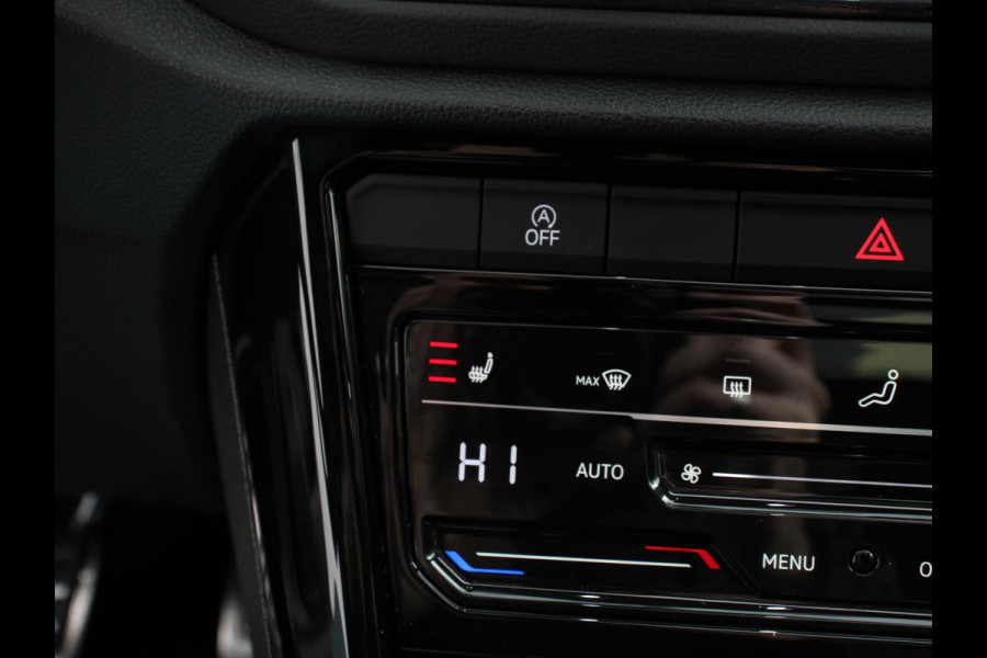 Volkswagen T-Roc 1.5 TSI R-Line+Blackpack Climate control | Adaptieve cruise control | Panoramadak | LED | Navigatie | Achteruitrijcamera | Parkeersensoren | Apple Carplay/ Android Auto | Radio