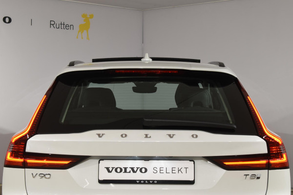 Volvo V90 T8 455PK Automaat Plug-in Hybrid AWD Ultra Dark / Navigatie / 360 Camera / Harman Kardon / Stuur & Stoelverwarming / Gelaagde Zijruiten / LM Velgen / Trekhaak