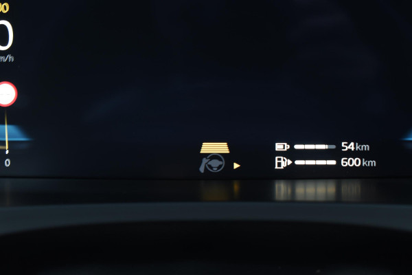 Volvo V90 T8 455PK Automaat Plug-in Hybrid AWD Ultra Dark / Navigatie / 360 Camera / Harman Kardon / Stuur & Stoelverwarming / Gelaagde Zijruiten / LM Velgen / Trekhaak