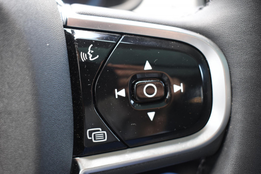 Volvo V90 T8 455PK Automaat Plug-in Hybrid AWD Ultra Dark / Navigatie / 360 Camera / Harman Kardon / Stuur & Stoelverwarming / Gelaagde Zijruiten / LM Velgen / Trekhaak