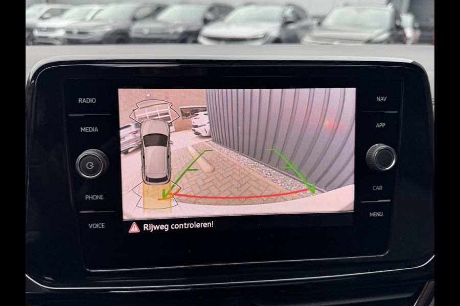 Volkswagen T-Roc 1.5 TSI R-Line Business | Trekhaak afnb. | Panodak | Keyless | Side Assist | Elk. A-klep | IQ Light | Prijs Rijklaar!!