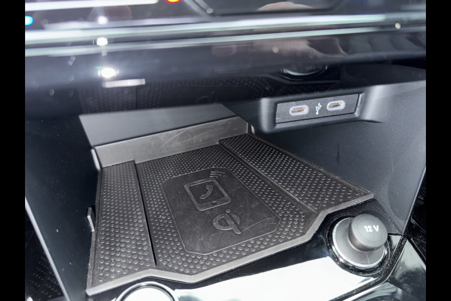 Volkswagen T-Roc 1.5 TSI R-Line Business | Trekhaak afnb. | Panodak | Keyless | Side Assist | Elk. A-klep | IQ Light | Prijs Rijklaar!!