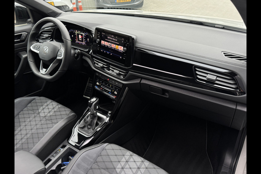 Volkswagen T-Roc 1.5 TSI R-Line Business | Trekhaak afnb. | Panodak | Keyless | Side Assist | Elk. A-klep | IQ Light | Prijs Rijklaar!!