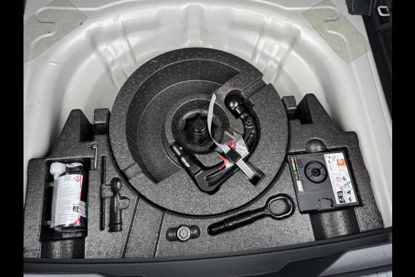 Volkswagen T-Roc 1.5 TSI R-Line Business | Trekhaak afnb. | Panodak | Keyless | Side Assist | Elk. A-klep | IQ Light | Prijs Rijklaar!!