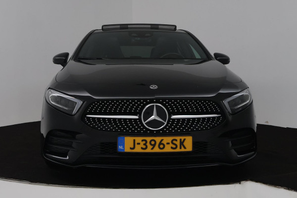 Mercedes-Benz A-Klasse 180 Business Solution AMG (PANORAMADAK, STOELVERWARMING, ELEKTRISCHE STOELEN-, SFEERVERLICHTING, NL-AUTO)