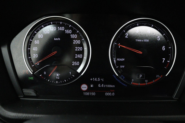 BMW X1 SDrive20i VDL Nedcar Edition (PANORAMADAK, ACHTERUITRIJCAMERA, STOELVERWARMING, DEALER ONDERHOUDEN)