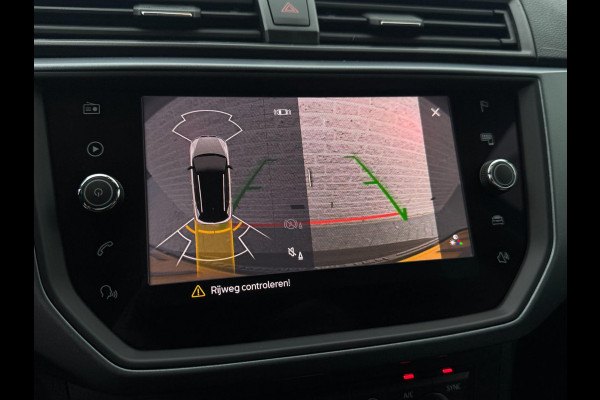 Seat Arona 1.0 TSI Style Business Intense CAMERA / NAVIGATIE / ADAPT. CRUISE / 4-SEIZ BANDEN / HOGE INSTAP /PDC RONDOM / BLINDSPOT