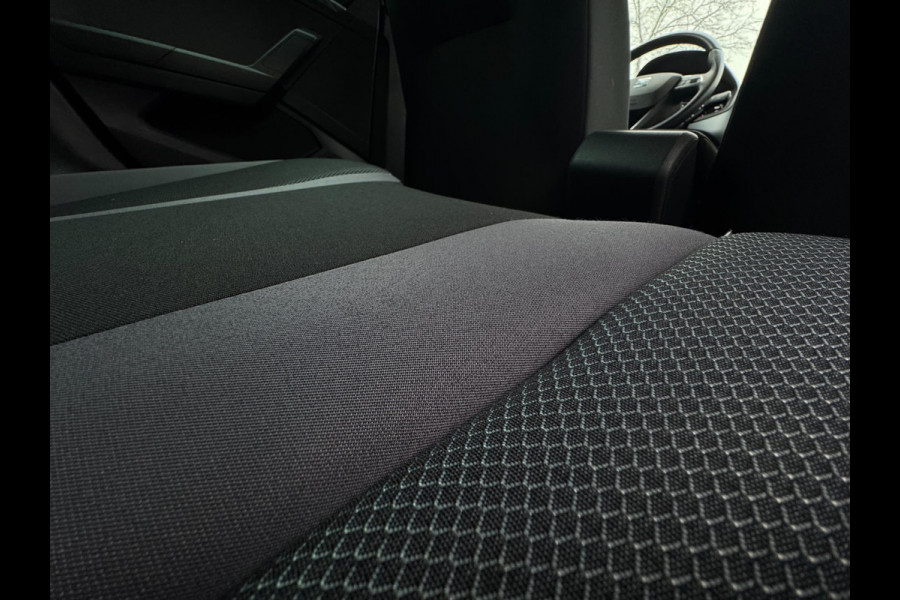 Seat Arona 1.0 TSI Style Business Intense CAMERA / NAVIGATIE / ADAPT. CRUISE / 4-SEIZ BANDEN / HOGE INSTAP /PDC RONDOM / BLINDSPOT