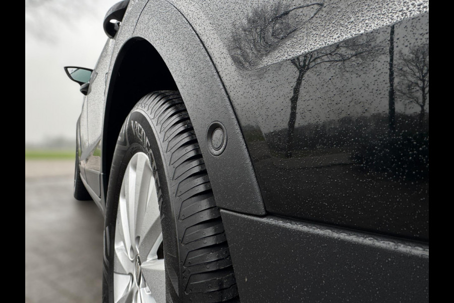 Seat Arona 1.0 TSI Style Business Intense CAMERA / NAVIGATIE / ADAPT. CRUISE / 4-SEIZ BANDEN / HOGE INSTAP /PDC RONDOM / BLINDSPOT