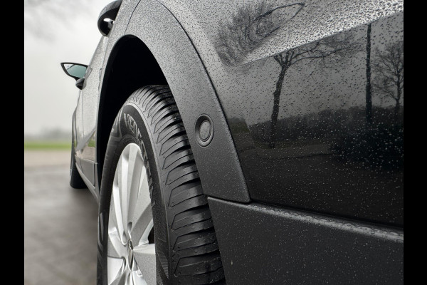 Seat Arona 1.0 TSI Style Business Intense CAMERA / NAVIGATIE / ADAPT. CRUISE / 4-SEIZ BANDEN / HOGE INSTAP /PDC RONDOM / BLINDSPOT