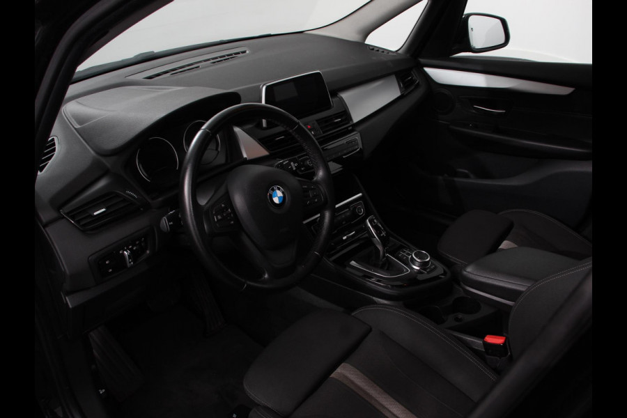 BMW 2 Serie Gran Tourer 218i 7p. Executive Launch Edition | Cruise control | Climate control | Parkeersensoren | Navigatie | Achteruitrijcamera | LED | Lichtmetalen velgen