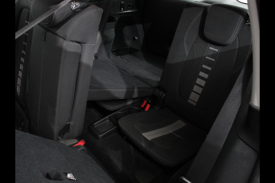 BMW 2 Serie Gran Tourer 218i 7p. Executive Launch Edition | Cruise control | Climate control | Parkeersensoren | Navigatie | Achteruitrijcamera | LED | Lichtmetalen velgen