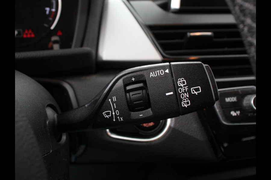 BMW 2 Serie Gran Tourer 218i 7p. Executive Launch Edition | Cruise control | Climate control | Parkeersensoren | Navigatie | Achteruitrijcamera | LED | Lichtmetalen velgen