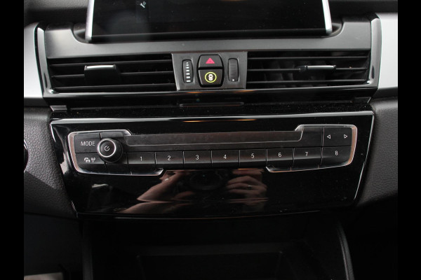 BMW 2 Serie Gran Tourer 218i 7p. Executive Launch Edition | Cruise control | Climate control | Parkeersensoren | Navigatie | Achteruitrijcamera | LED | Lichtmetalen velgen