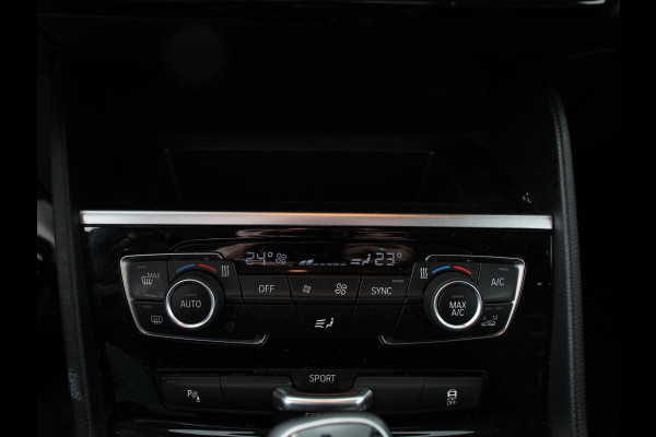 BMW 2 Serie Gran Tourer 218i 7p. Executive Launch Edition | Cruise control | Climate control | Parkeersensoren | Navigatie | Achteruitrijcamera | LED | Lichtmetalen velgen