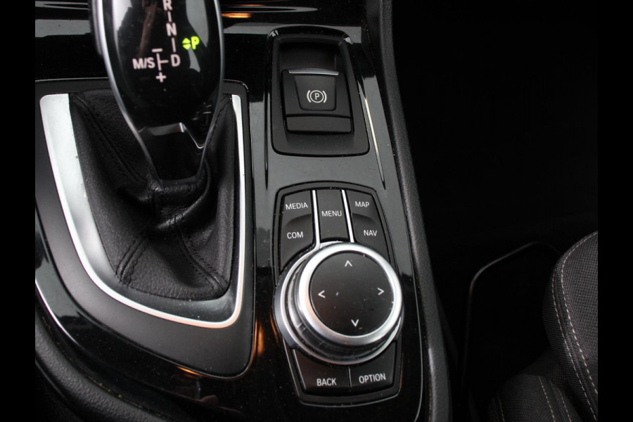 BMW 2 Serie Gran Tourer 218i 7p. Executive Launch Edition | Cruise control | Climate control | Parkeersensoren | Navigatie | Achteruitrijcamera | LED | Lichtmetalen velgen