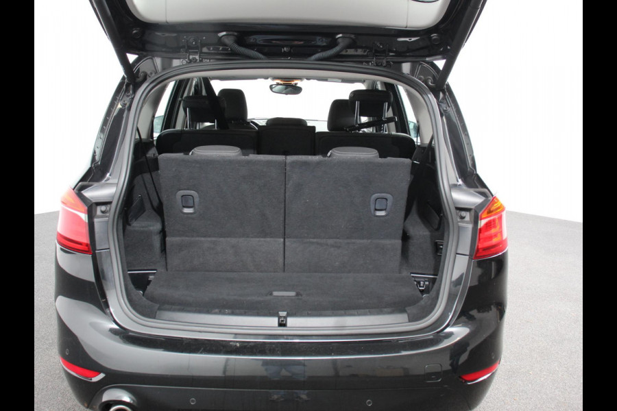 BMW 2 Serie Gran Tourer 218i 7p. Executive Launch Edition | Cruise control | Climate control | Parkeersensoren | Navigatie | Achteruitrijcamera | LED | Lichtmetalen velgen