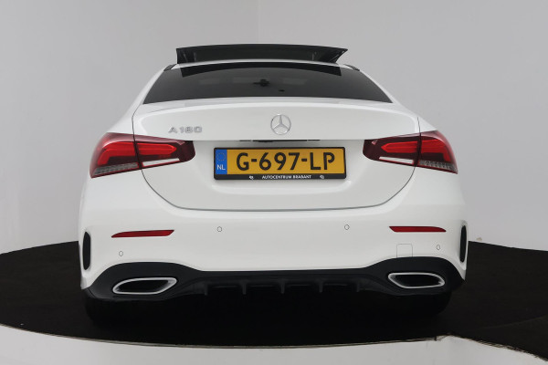 Mercedes-Benz A-Klasse 180 Business Solution AMG (PANORAMADAK, STOELVERWARMING, ACHTERUITRIJCAMERA, PARKEERSENSOREN)