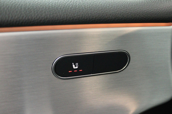 Mercedes-Benz A-Klasse 250 e Business Solution AMG Limited (SFEERVERLICHTING, STOELVERWARMING, ACHTERUITRIJCAMERA, SENSOREN)