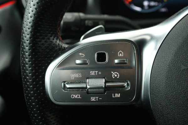 Mercedes-Benz A-Klasse 250 e Business Solution AMG Limited (SFEERVERLICHTING, STOELVERWARMING, ACHTERUITRIJCAMERA, SENSOREN)