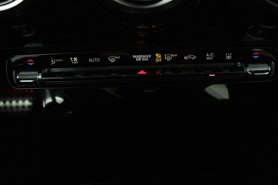 Mercedes-Benz A-Klasse 250 e Business Solution AMG Limited (SFEERVERLICHTING, STOELVERWARMING, ACHTERUITRIJCAMERA, SENSOREN)