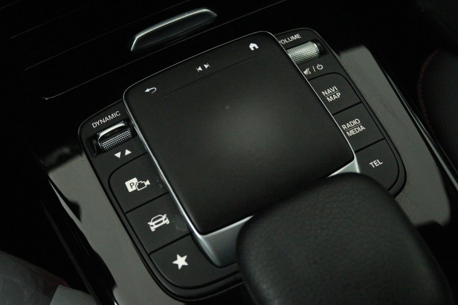 Mercedes-Benz A-Klasse 250 e Business Solution AMG Limited (SFEERVERLICHTING, STOELVERWARMING, ACHTERUITRIJCAMERA, SENSOREN)