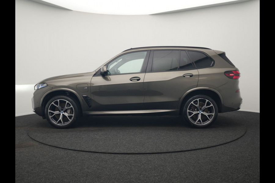 BMW X5 xDrive50e M Sport Plug In Hybrid 490pk Dealer O.H. PHEV | Panodak | Luchtvering | Harman & Kardon | Laser | Adaptive Cruise Comfortstoelen | Memory | Stoelventilatie | Head Up | Adaptive Cruise | 360 Camera | Apple Carplay