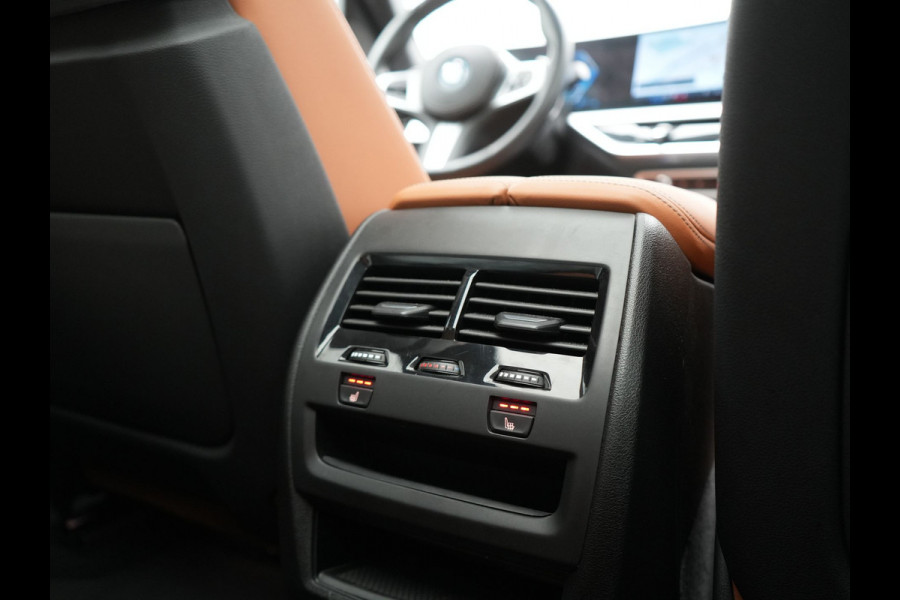 BMW X5 xDrive50e M Sport Plug In Hybrid 490pk Dealer O.H. PHEV | Panodak | Luchtvering | Harman & Kardon | Laser | Adaptive Cruise Comfortstoelen | Memory | Stoelventilatie | Head Up | Adaptive Cruise | 360 Camera | Apple Carplay