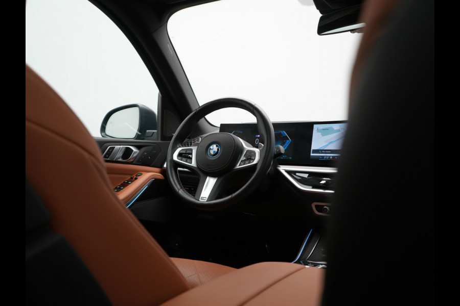 BMW X5 xDrive50e M Sport Plug In Hybrid 490pk Dealer O.H. PHEV | Panodak | Luchtvering | Harman & Kardon | Laser | Adaptive Cruise Comfortstoelen | Memory | Stoelventilatie | Head Up | Adaptive Cruise | 360 Camera | Apple Carplay